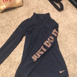 Nike Pull Over